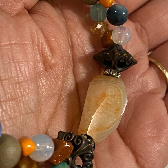 Colorful Hand made Beaded Bracelets Set with quartz and shell and bee charm - Picture 9 of 12